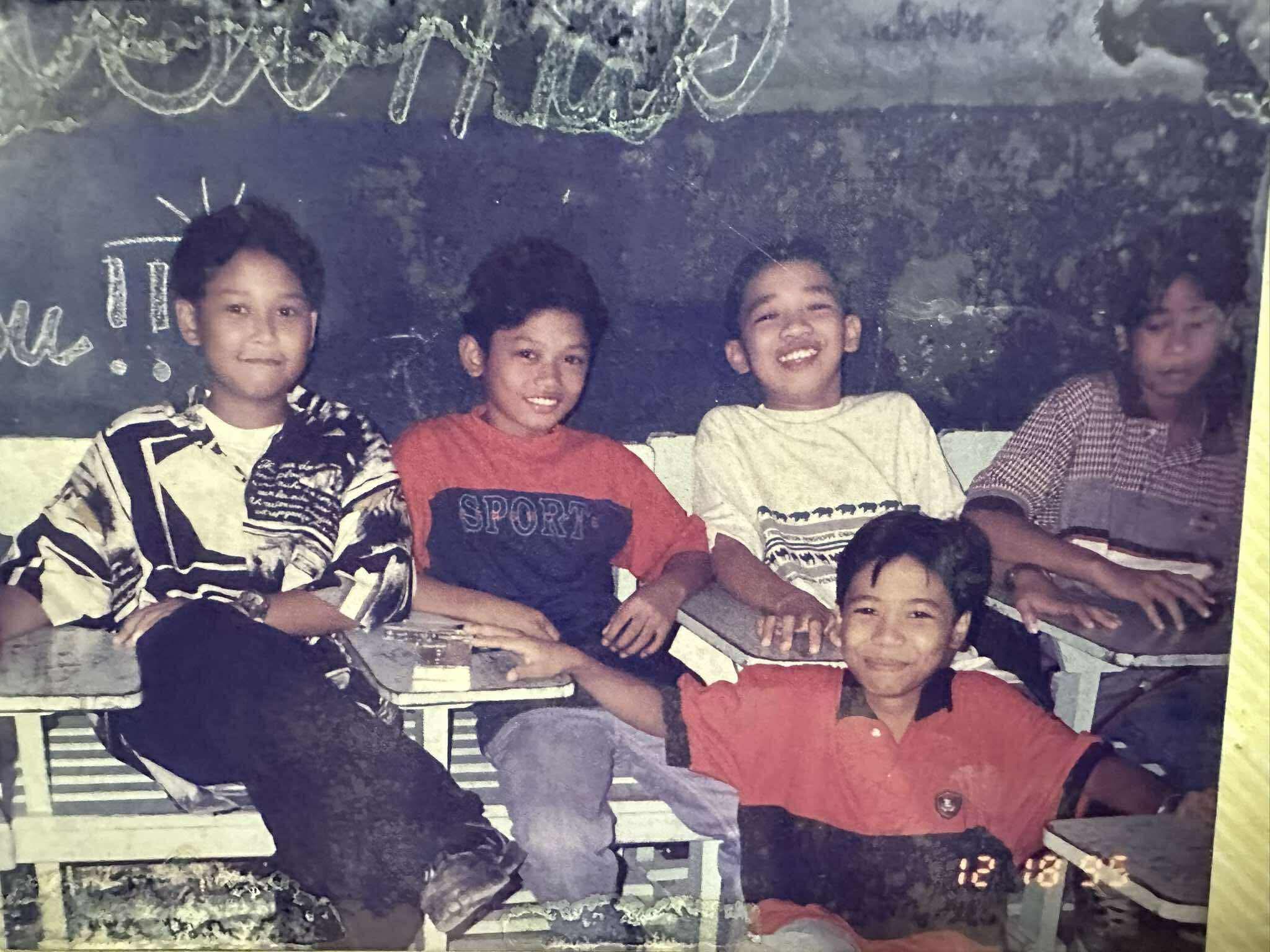 Classroom Hangout — Dec '95